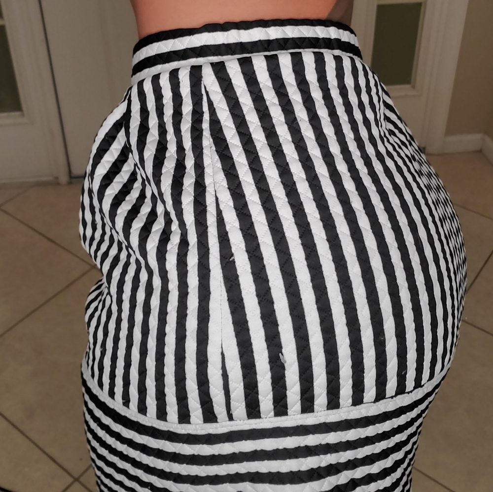 Semi pleated puff skirt